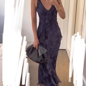 ISO. LOOKING FOR LEON MAX STUDIO SILK DRESS OR DRESSES LIKE THIS. XS OR S!!!